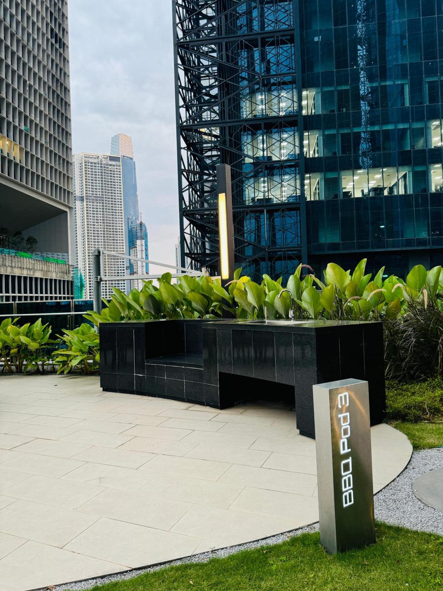 Eaton Service Apartment At Klcc 쿠알라룸푸르 외부 사진